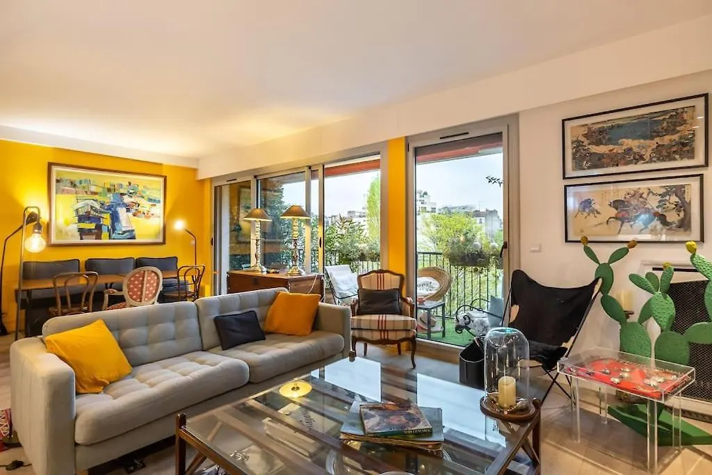 L'assomption De Charme Avec Balcon باريس